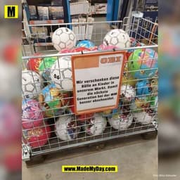 OBI
Wir verschenken diese
Bälle an Kinder in
unserem Markt. Damit
die nächste
Generation bei der WM
besser abschneidet.
